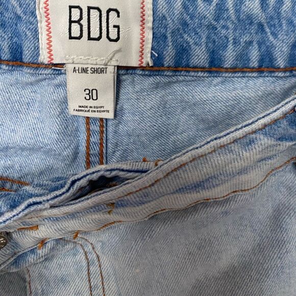 BDG Asymmetrical A-Line Cutoff Denim Short Sz 30 - Picture 4 of 8